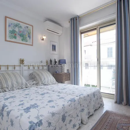 Isadora Apartment